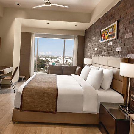 Wyndham Ahmedabad Shela Hotel Eksteriør billede