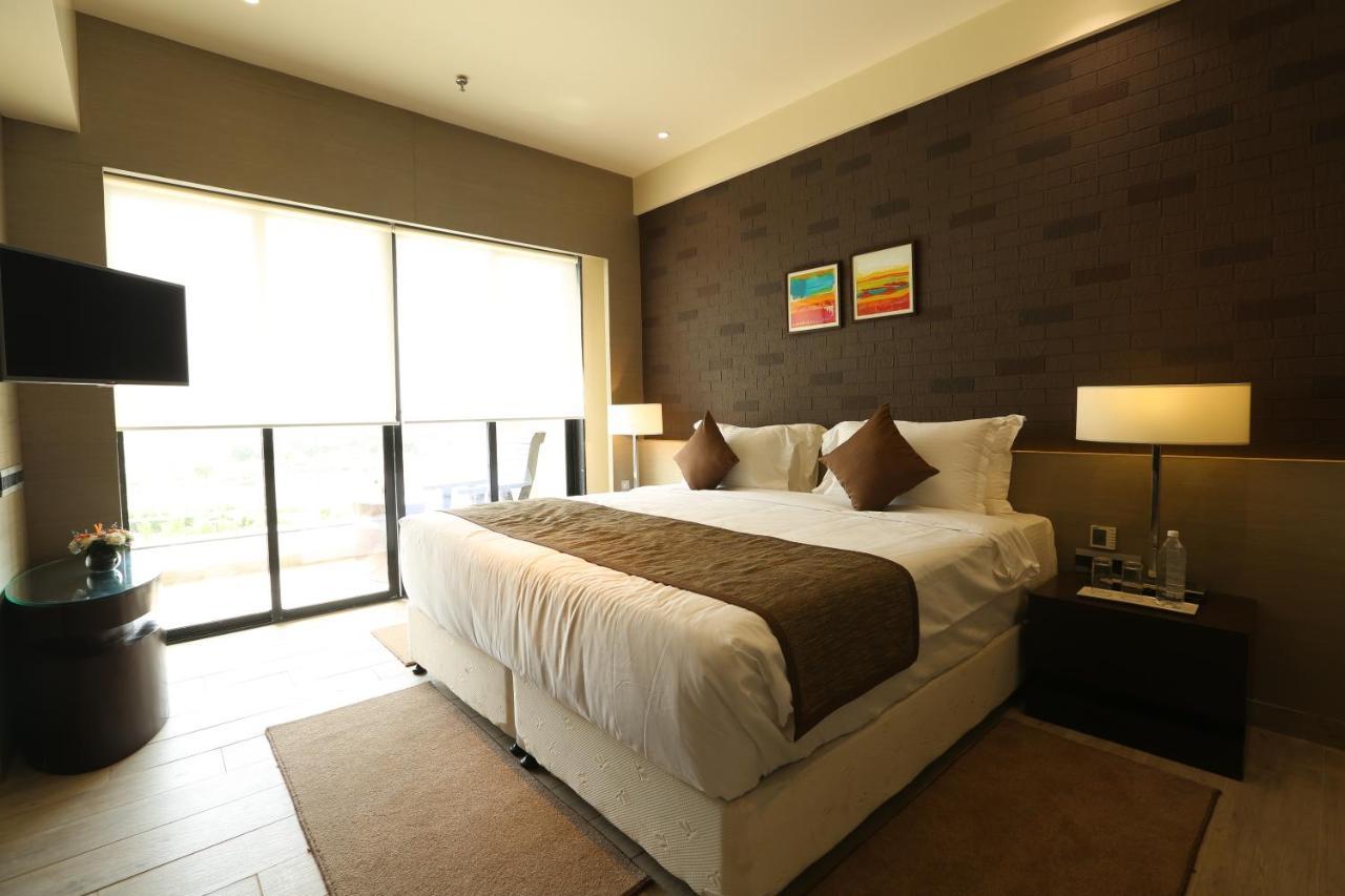 Wyndham Ahmedabad Shela Hotel Eksteriør billede