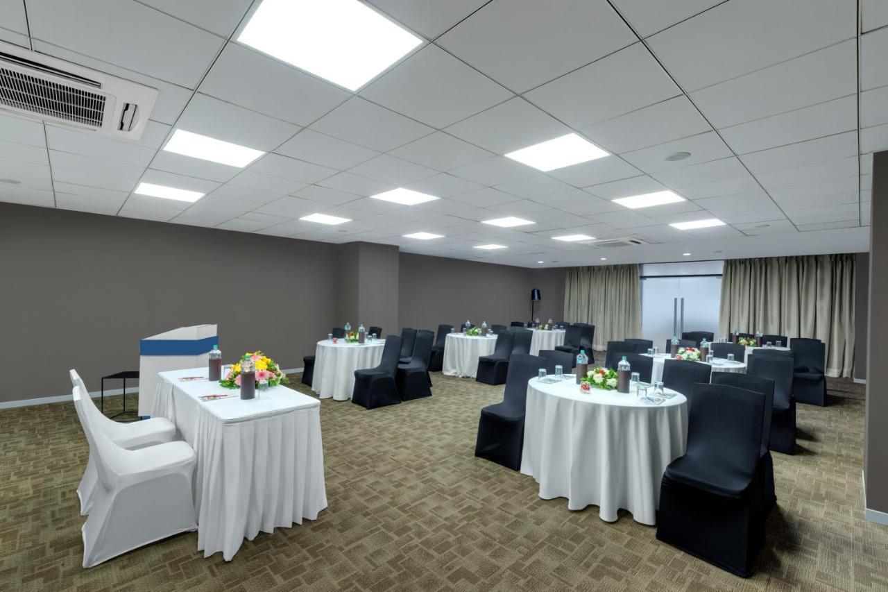 Wyndham Ahmedabad Shela Hotel Eksteriør billede