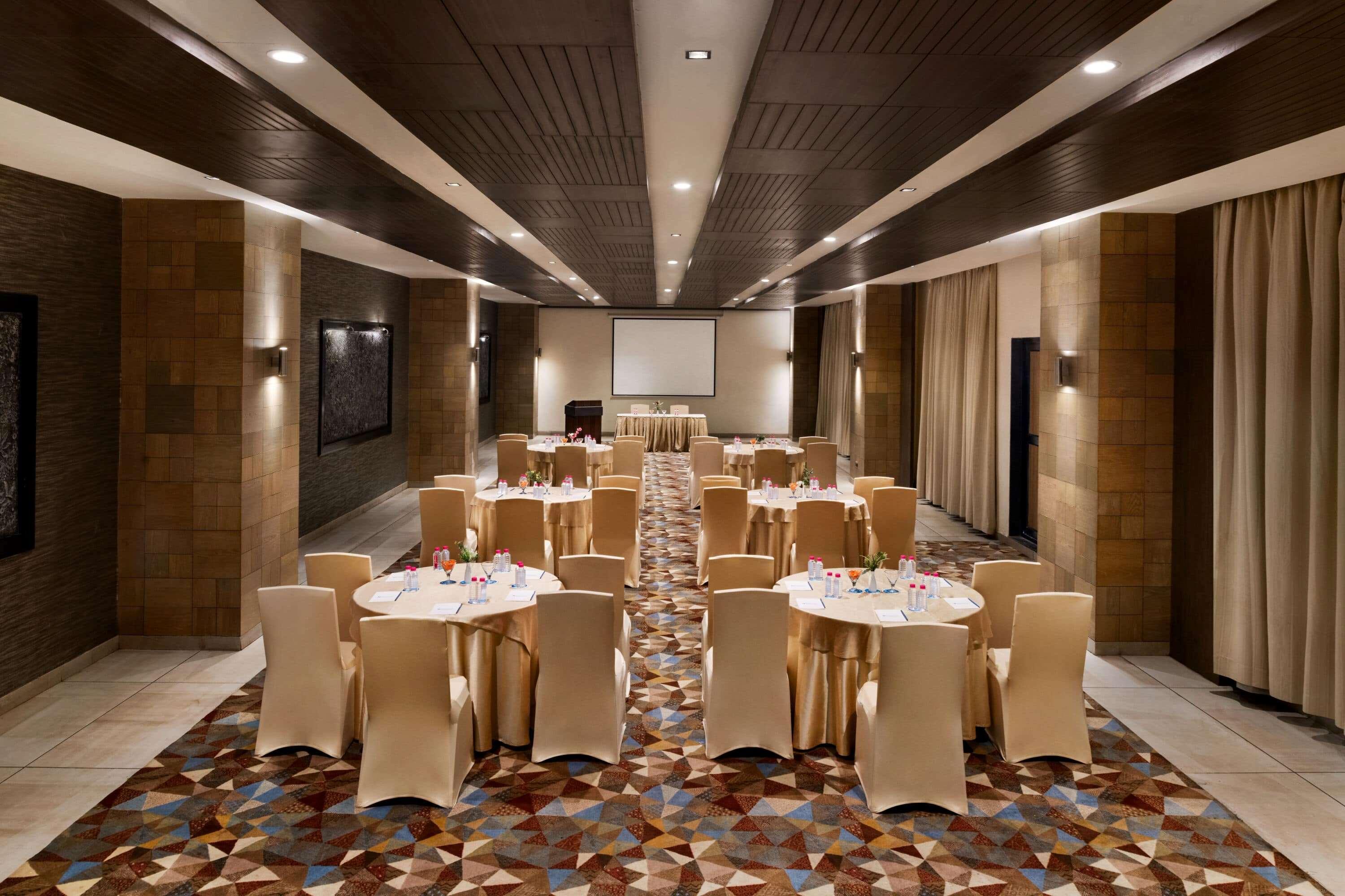 Wyndham Ahmedabad Shela Hotel Eksteriør billede