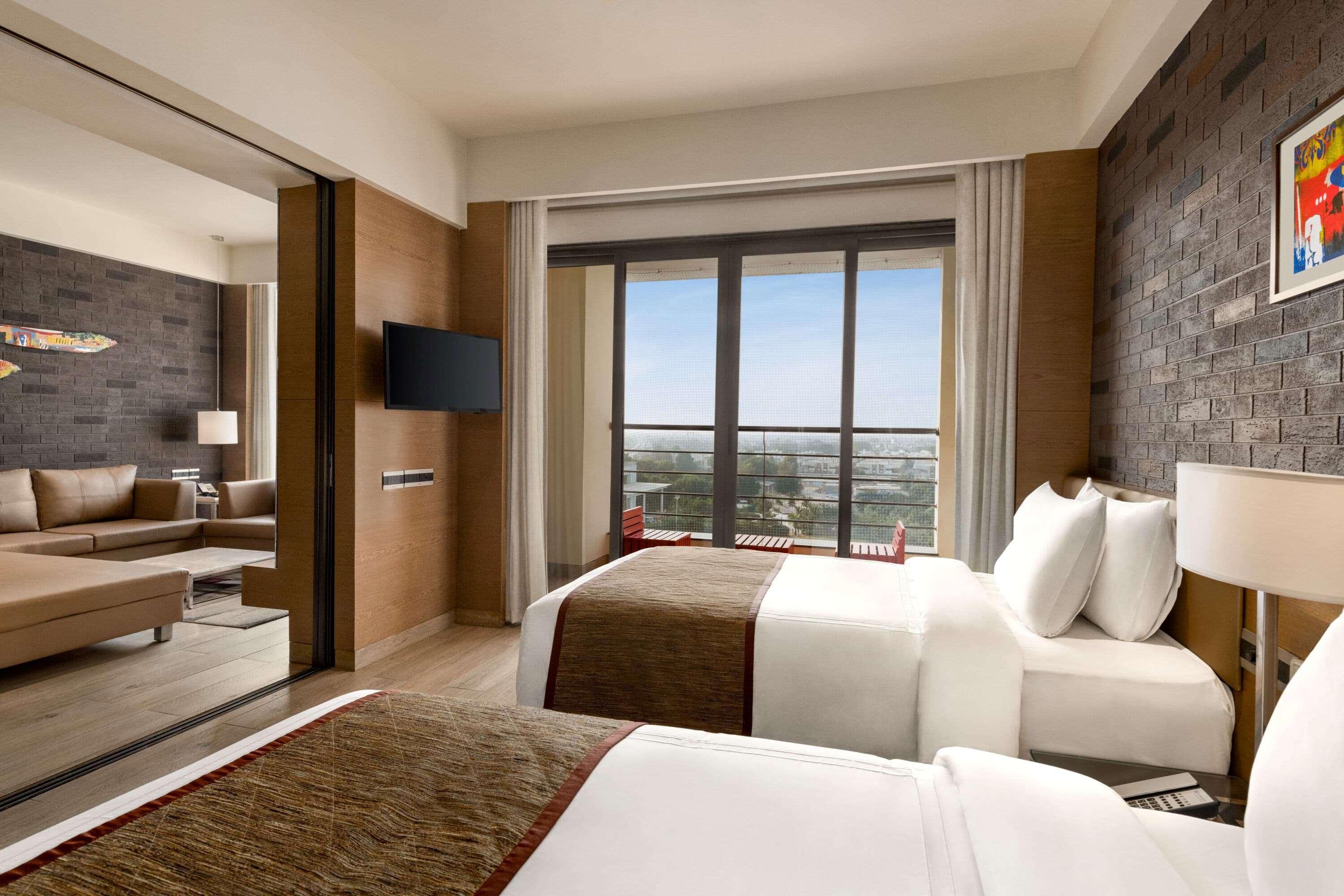 Wyndham Ahmedabad Shela Hotel Eksteriør billede