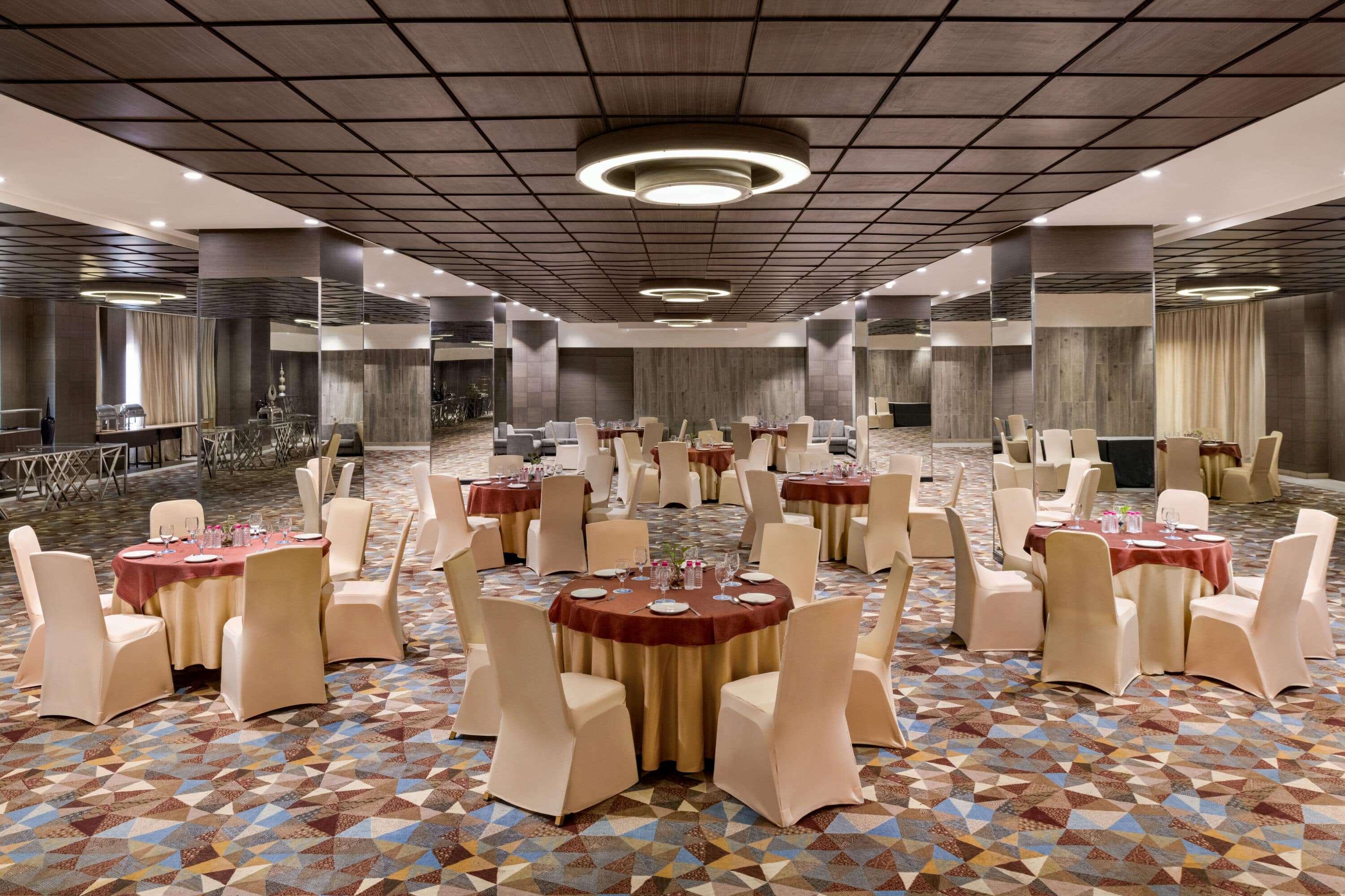 Wyndham Ahmedabad Shela Hotel Eksteriør billede