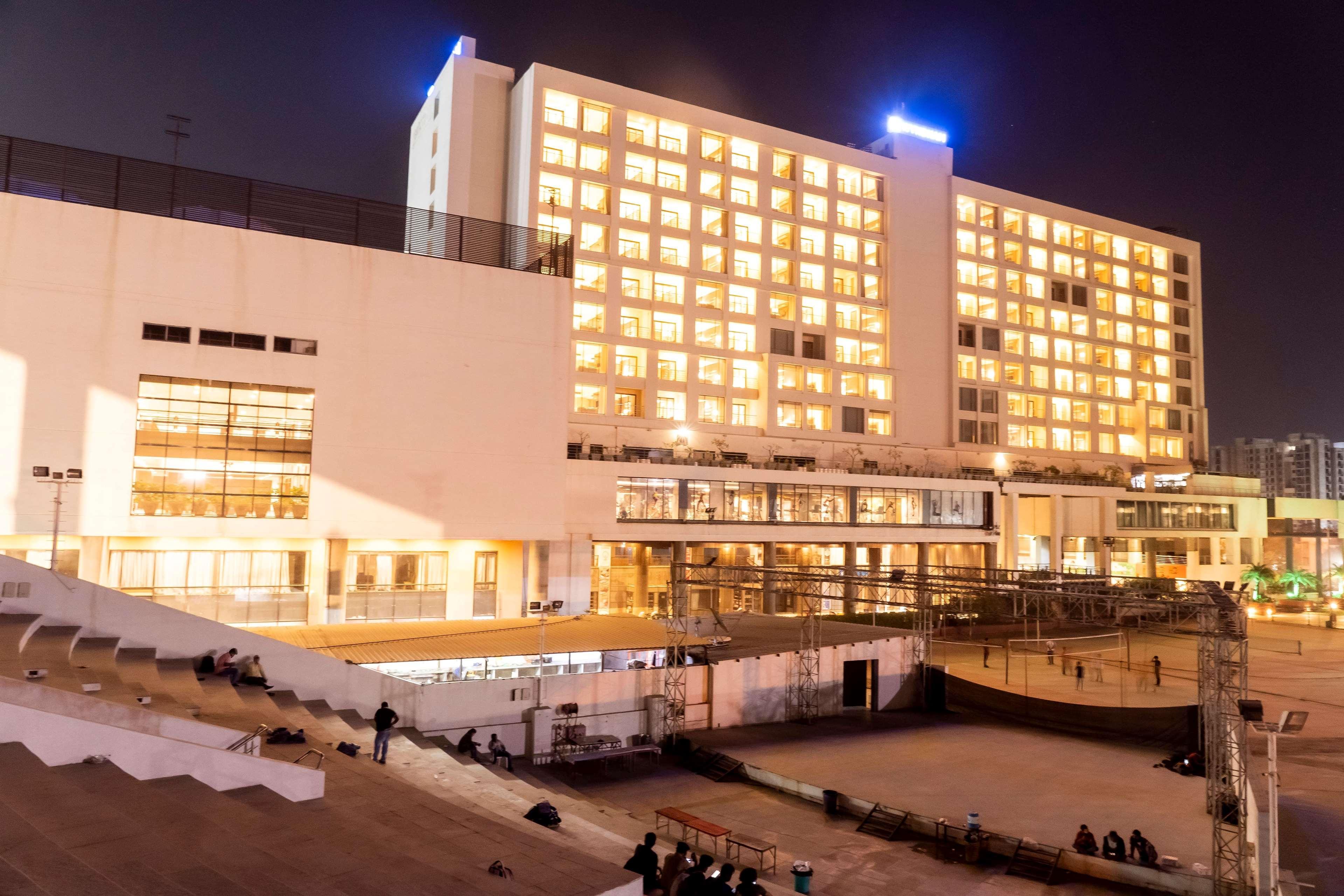 Wyndham Ahmedabad Shela Hotel Eksteriør billede