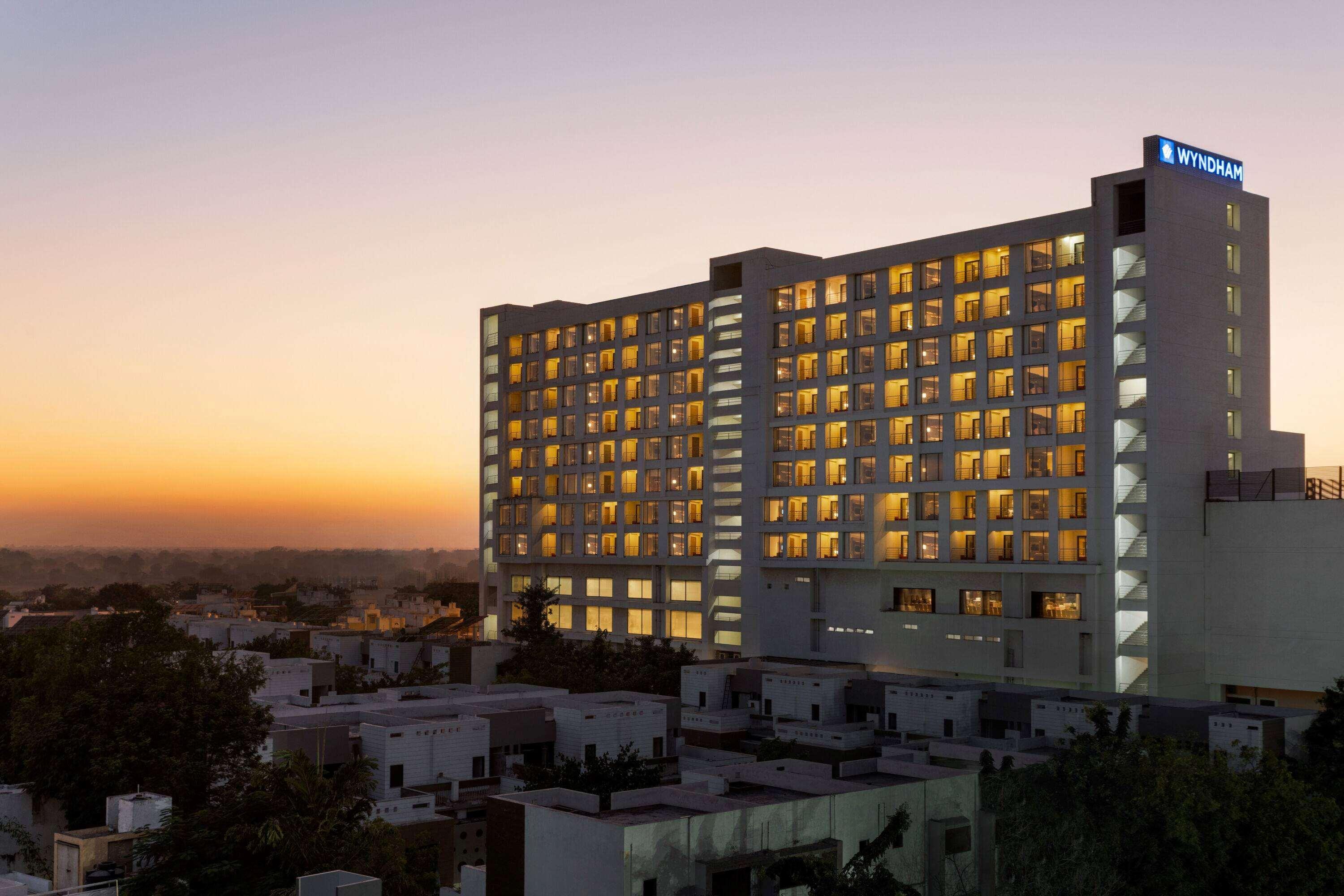 Wyndham Ahmedabad Shela Hotel Eksteriør billede