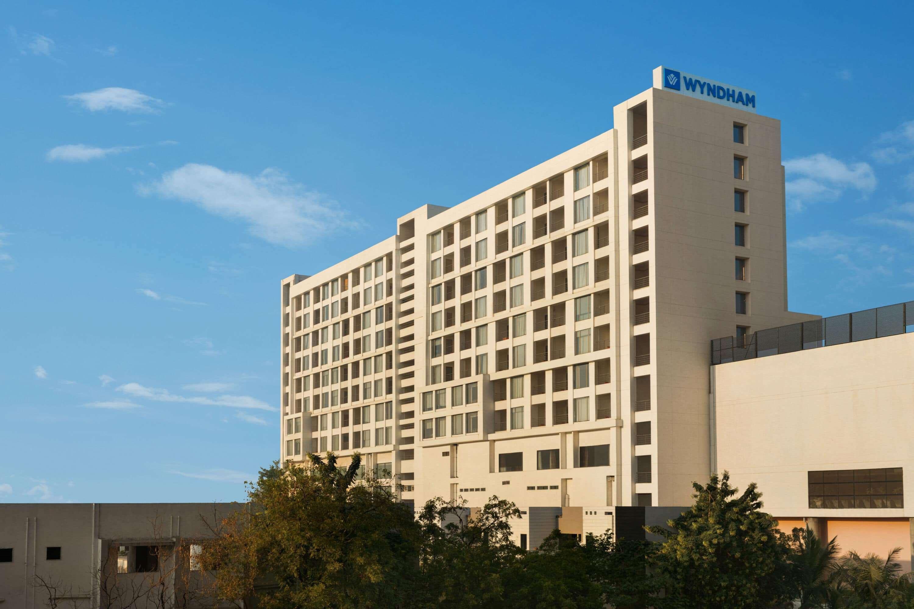 Wyndham Ahmedabad Shela Hotel Eksteriør billede