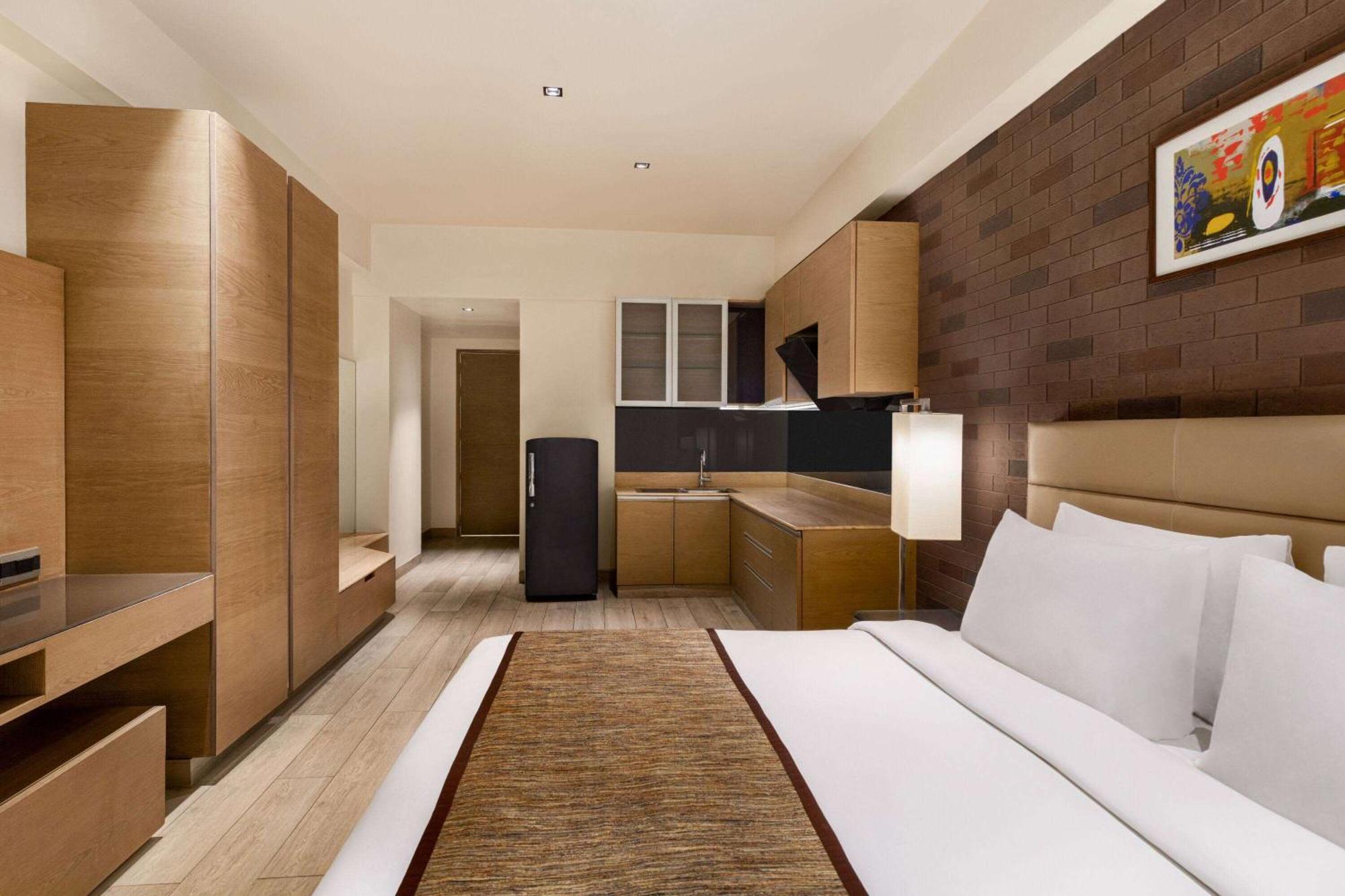 Wyndham Ahmedabad Shela Hotel Eksteriør billede