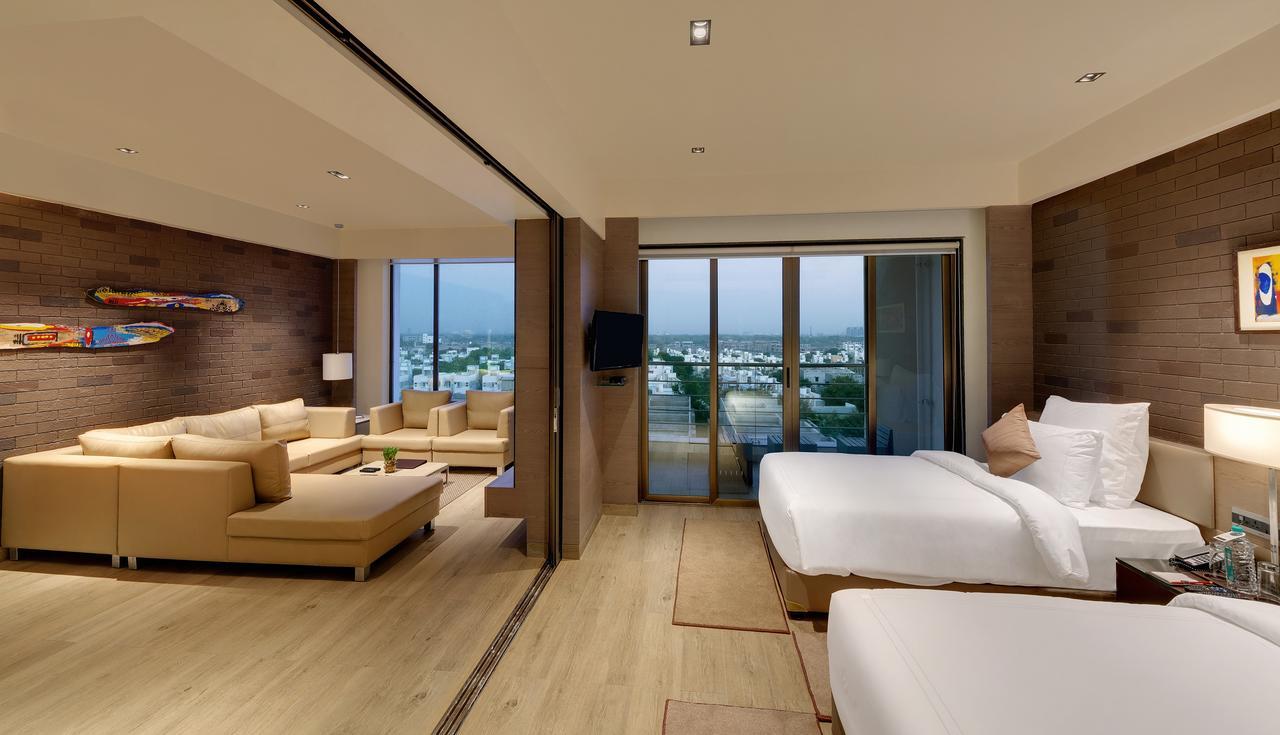 Wyndham Ahmedabad Shela Hotel Eksteriør billede