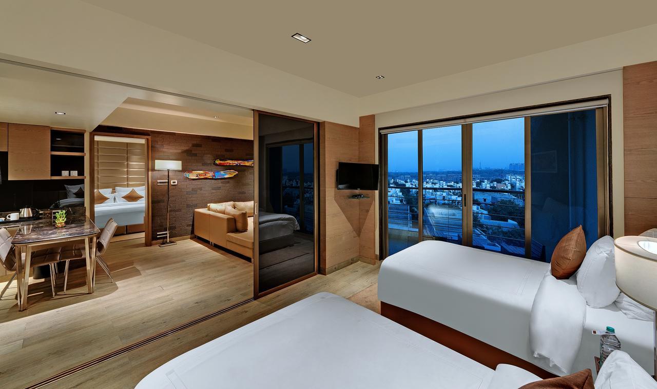 Wyndham Ahmedabad Shela Hotel Eksteriør billede